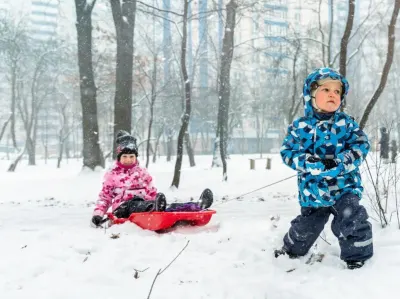 Children's plastic sleds with a backrest and brakes, winter, toys ad in Riga 7