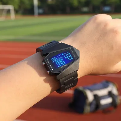 Digitālais sporta pulkstenis bērniem ar apgaismojumu, melns, sporta nodarbības, inventārs, piederumi sludinājums Rīgā 1