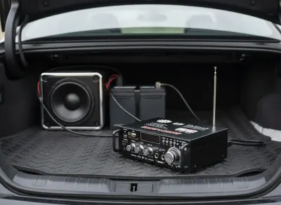 600-watt Audio Amplifier, USB, FM, SD, Bluetooth, 12 V/220 V