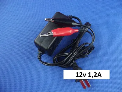 Akumulatoru lādētājs 12v 1,2a universal charger, aksesuāri un viedierīces sludinājums Rīgā 2