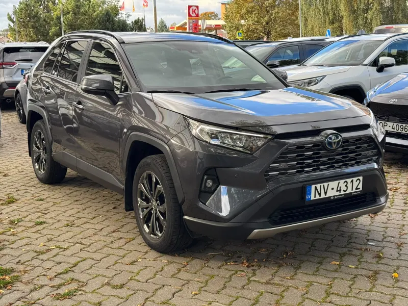 Pārdod Toyota RAV4, vieglie auto sludinājums Rīgā 1