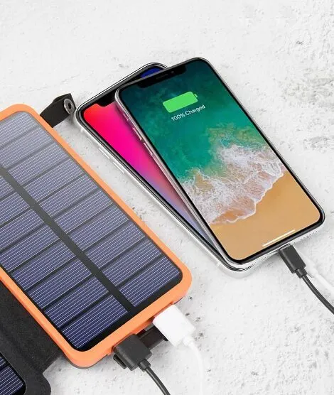 Power banka 10000mAh ar saules baterijām pārnēsājams āra lādētājs, aksesuāri un viedierīces sludinājums Rīgā 1